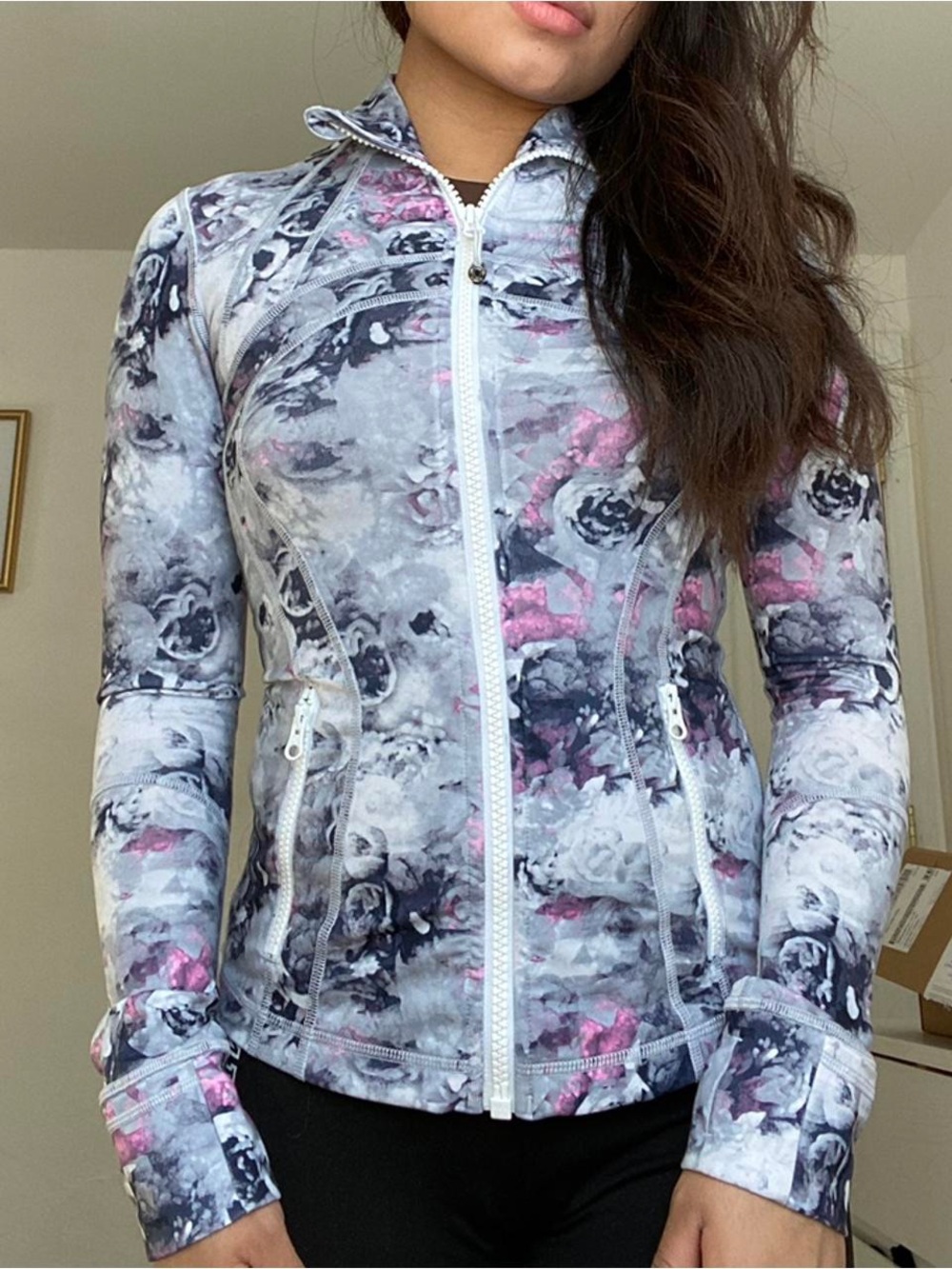 LULULEMON SIZE12~DEFINE MOODY FLORAL FORM FIT SPORTS PILATES YOGA RUNNING JACKET
